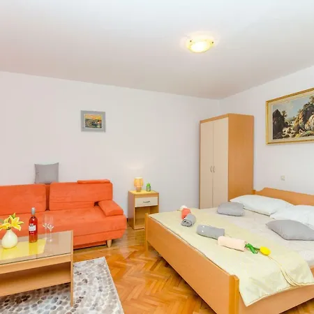 Apartments And Room Sun & Sea Podgora Exterior photo