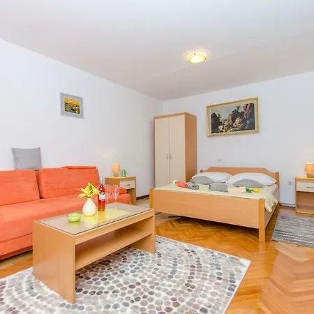 Apartments And Room Sun & Sea Podgora Exterior photo
