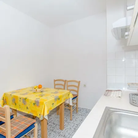 Apartments And Room Sun & Sea Podgora Exterior photo