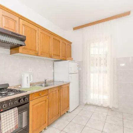 Apartments And Room Sun & Sea Podgora Exterior photo