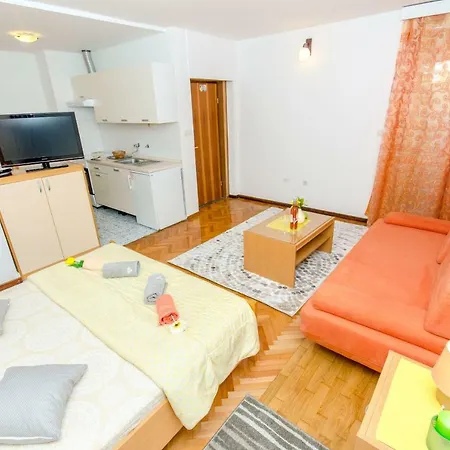 Apartments And Room Sun & Sea Podgora Exterior photo