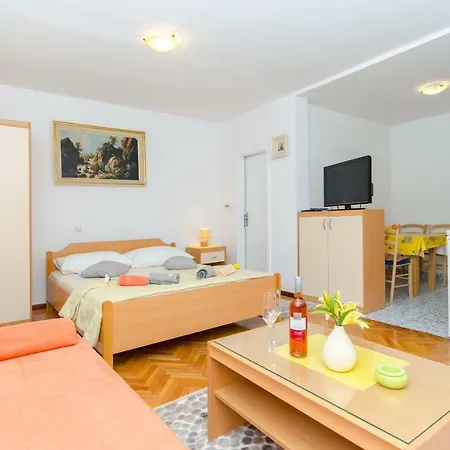Apartments And Room Sun & Sea Podgora Exterior photo