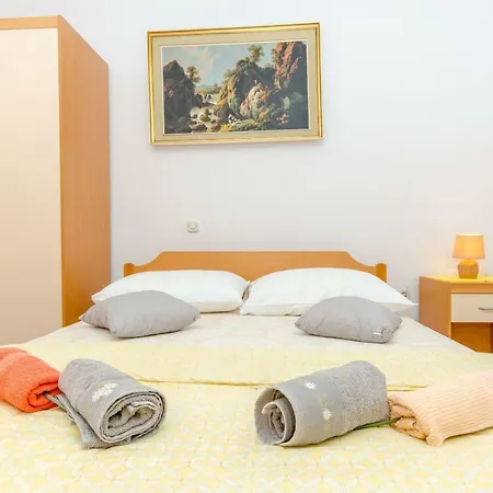 Apartments And Room Sun & Sea Podgora Exterior photo